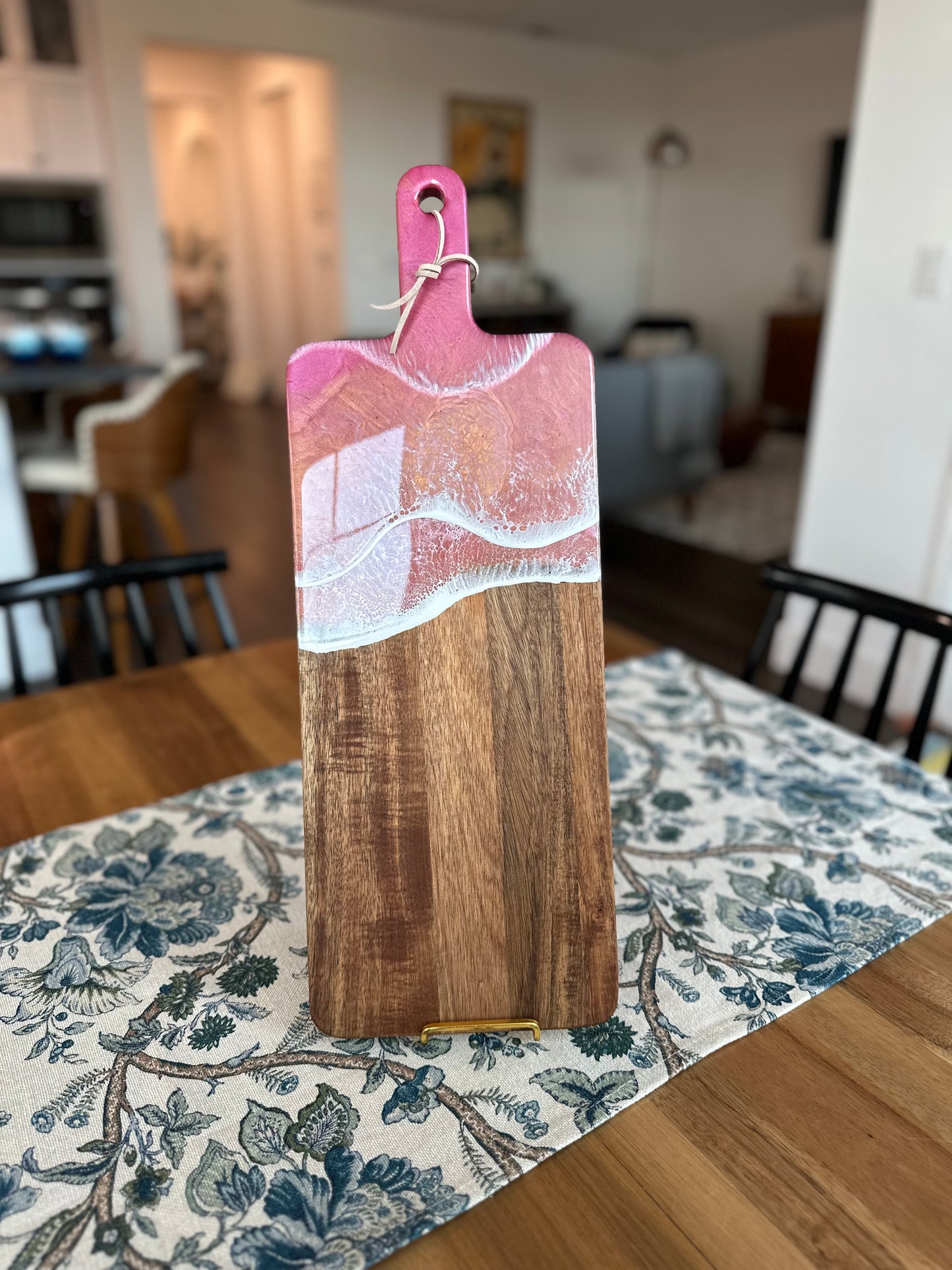 Charcuterie board - Paddle | Pink Ocean