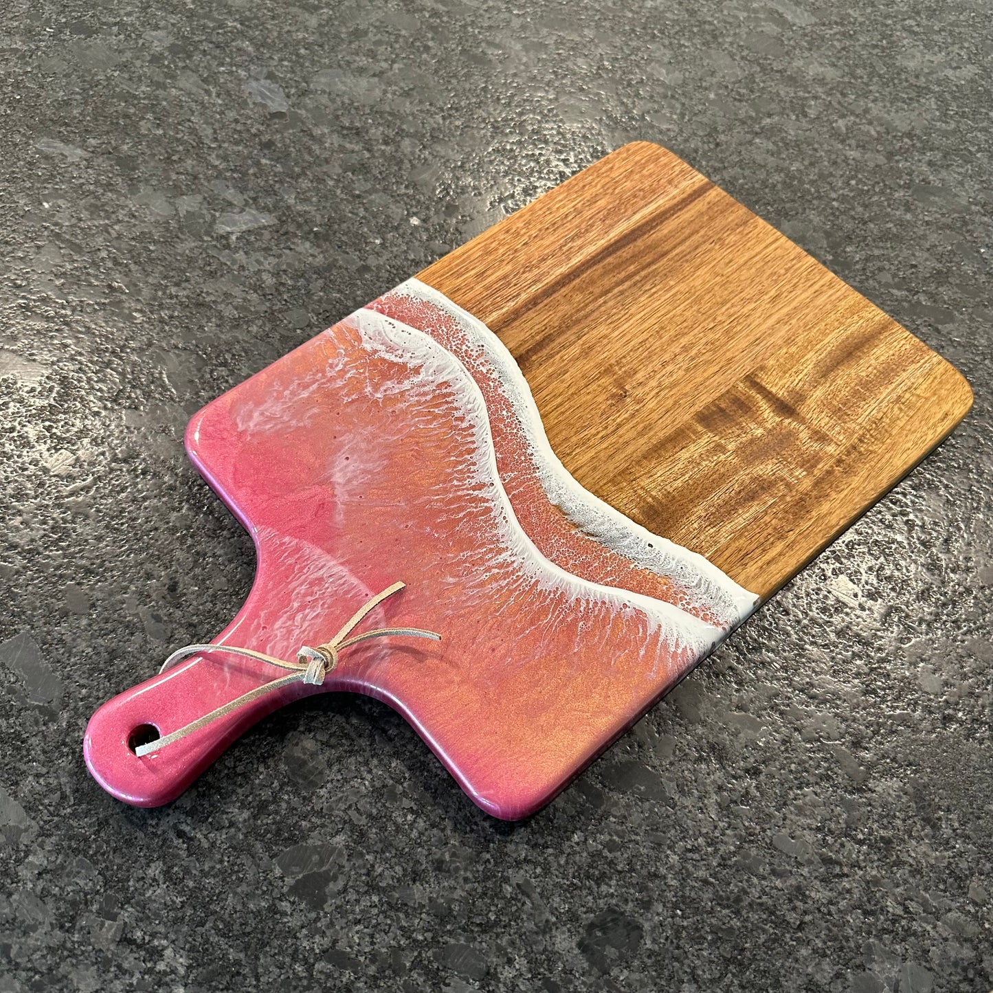 Charcuterie board - Paddle | Pink Ocean
