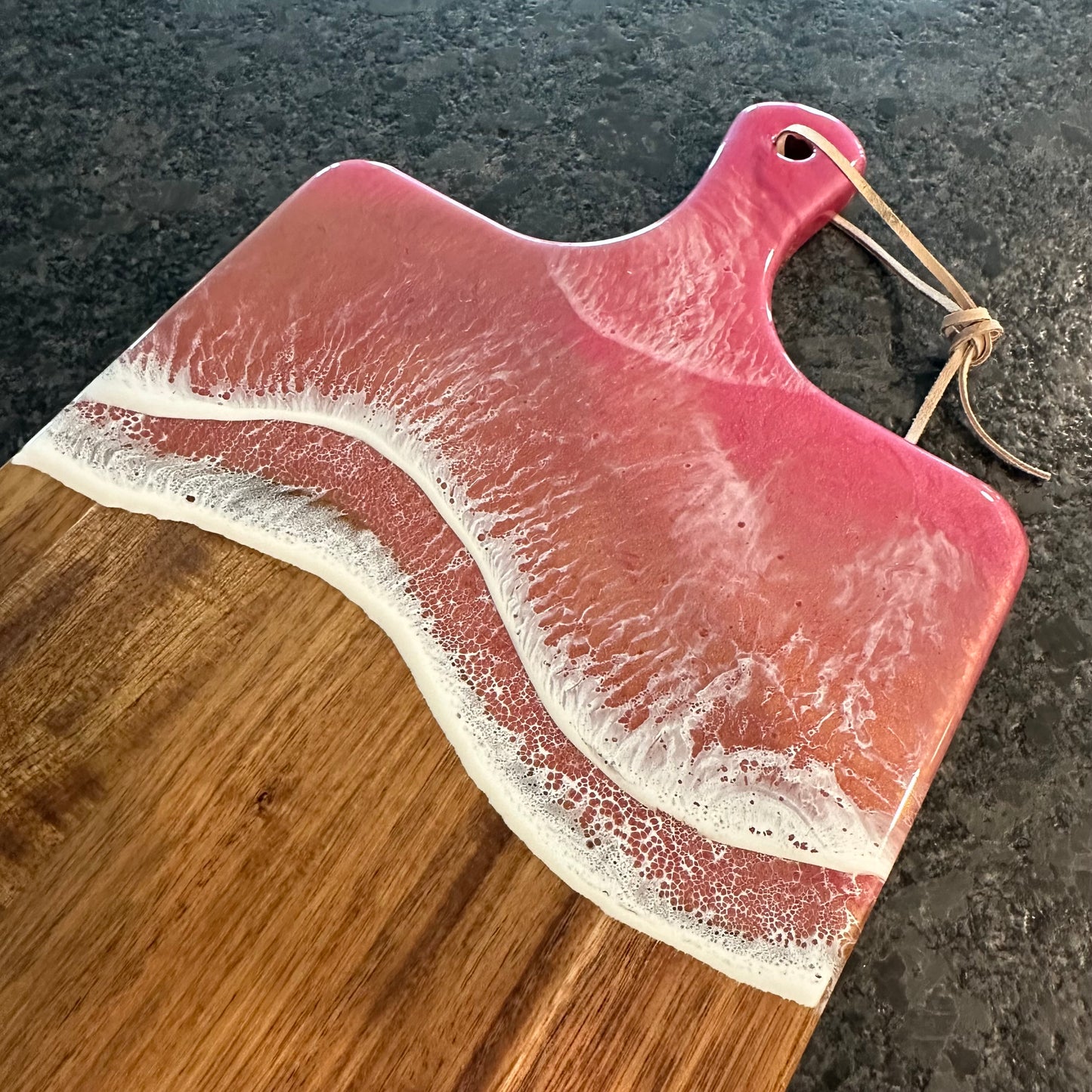 Charcuterie board - Paddle | Pink Ocean